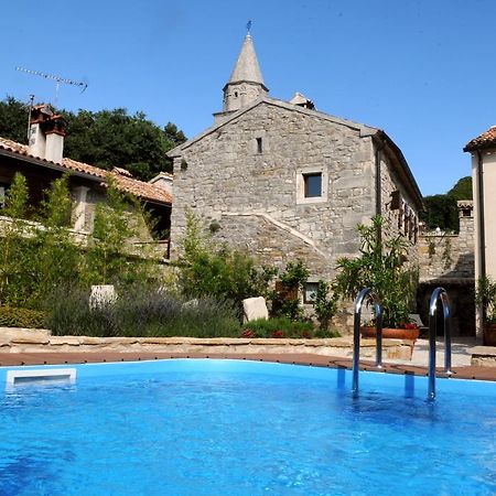 Holiday Homes Poli Svetega Antona Gračišće Стая снимка