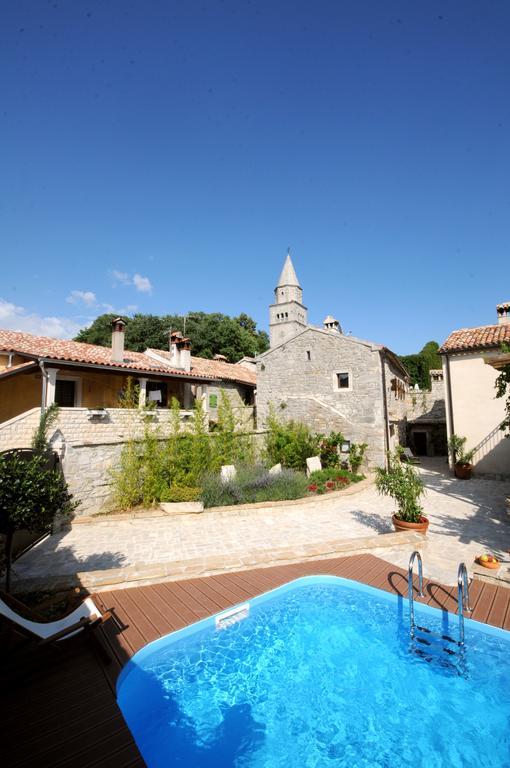 Holiday Homes Poli Svetega Antona Gračišće Екстериор снимка