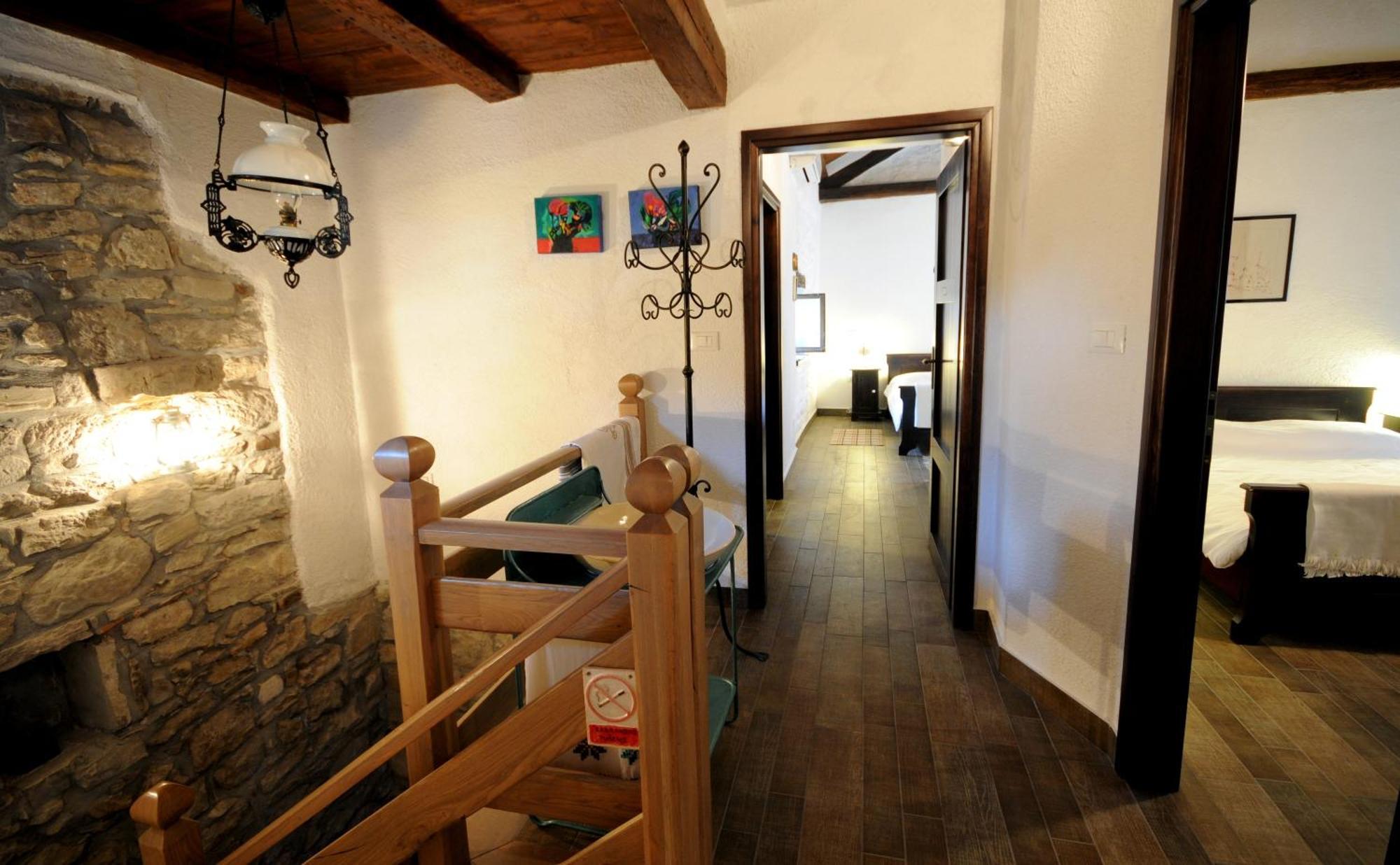 Holiday Homes Poli Svetega Antona Gračišće Екстериор снимка