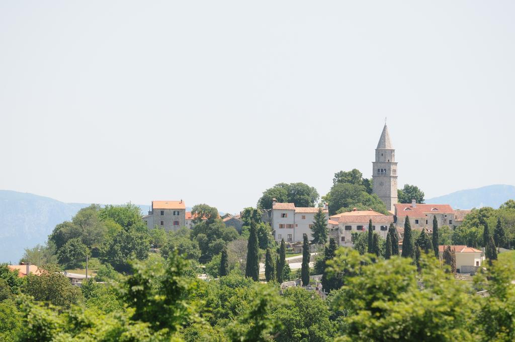 Holiday Homes Poli Svetega Antona Gračišće Екстериор снимка