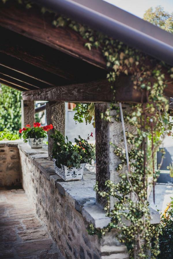Holiday Homes Poli Svetega Antona Gračišće Екстериор снимка