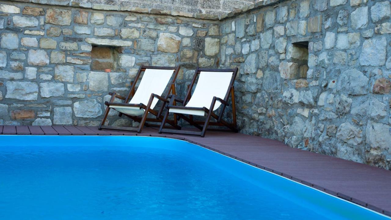 Holiday Homes Poli Svetega Antona Gračišće Екстериор снимка