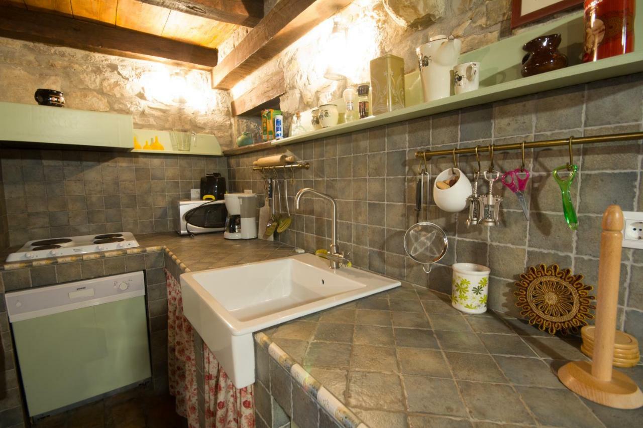 Holiday Homes Poli Svetega Antona Gračišće Екстериор снимка