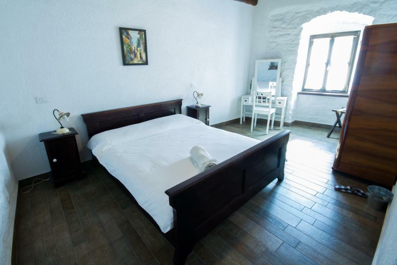 Holiday Homes Poli Svetega Antona Gračišće Екстериор снимка