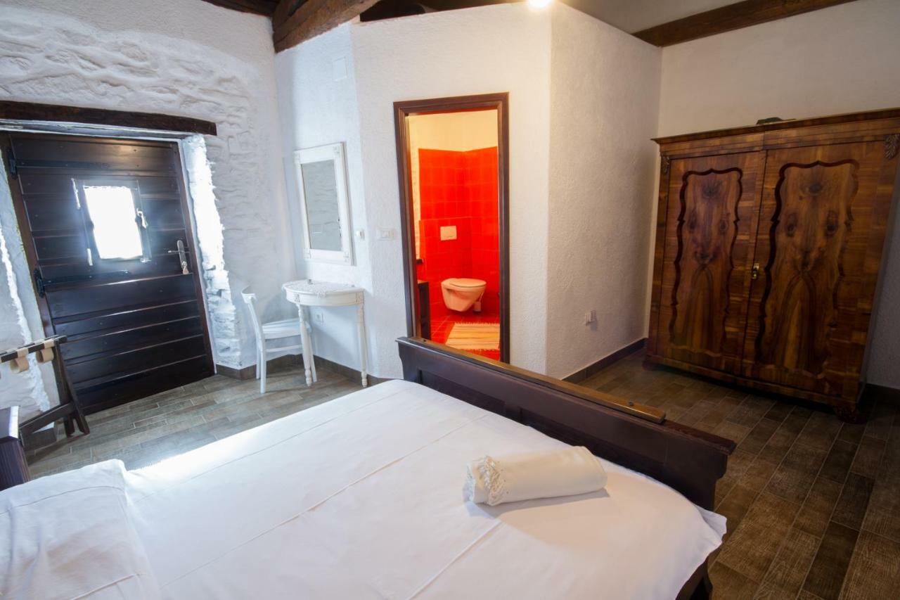 Holiday Homes Poli Svetega Antona Gračišće Екстериор снимка